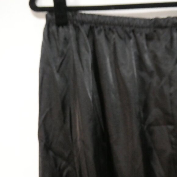 Unbranded | 2XL | Black Satin Texture Slip-On Loungewear Pants | Elastic Waist - Picture 10 of 16